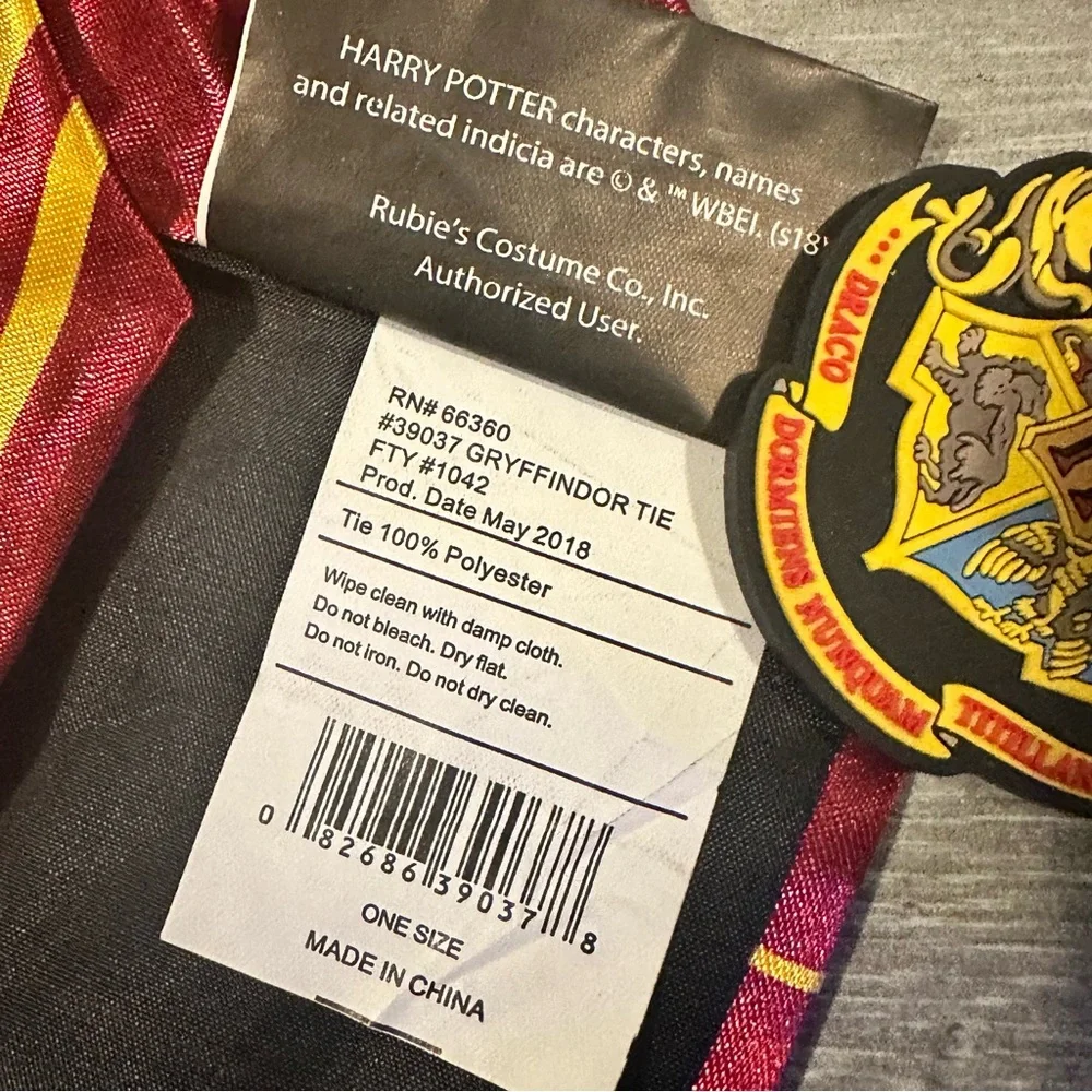 Harry Potter Gryffindor necktie and a matching keychain Universal Vacation